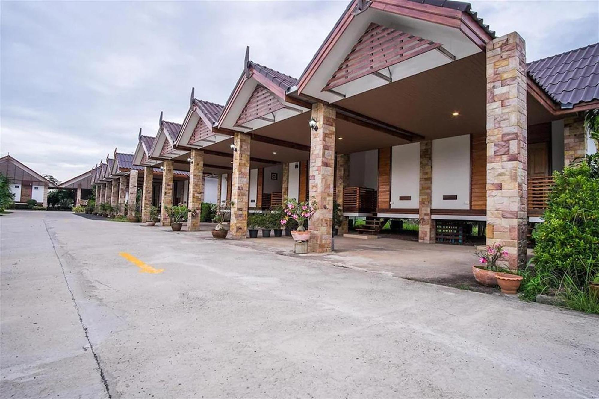 Ruentara Resort & Villa Buriram Exterior photo