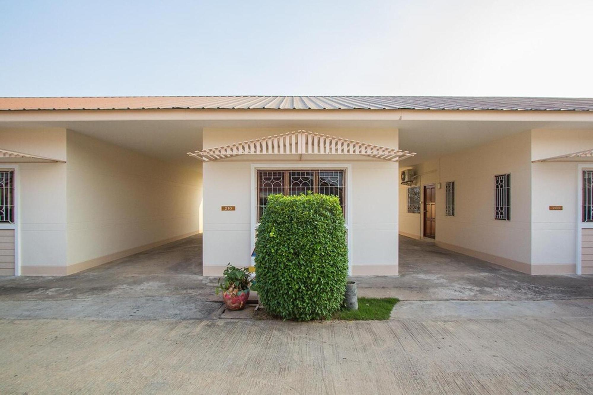 Ruentara Resort & Villa Buriram Exterior photo
